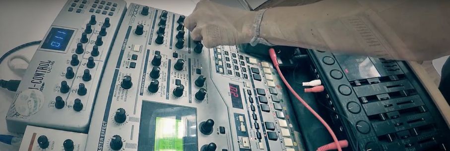 Synthbits: Listen to Dub Cousteau Get Down with the Classic RS7000